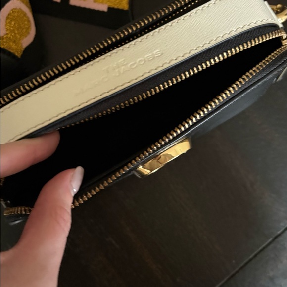 Marc Jacob’s Black Crossbody Bag - Picture 7 of 9